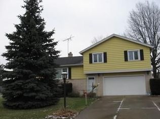 2039 Marshfield Rd, Mayfield Heights, OH 44124