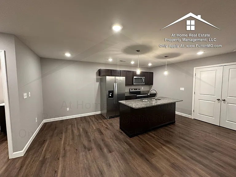 2620 N Bluff St #203 — Photo 8