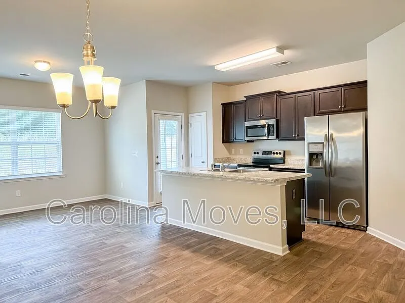 3 bed, 2.5 bath, 1525 sqft, $1,950 — Photo 3