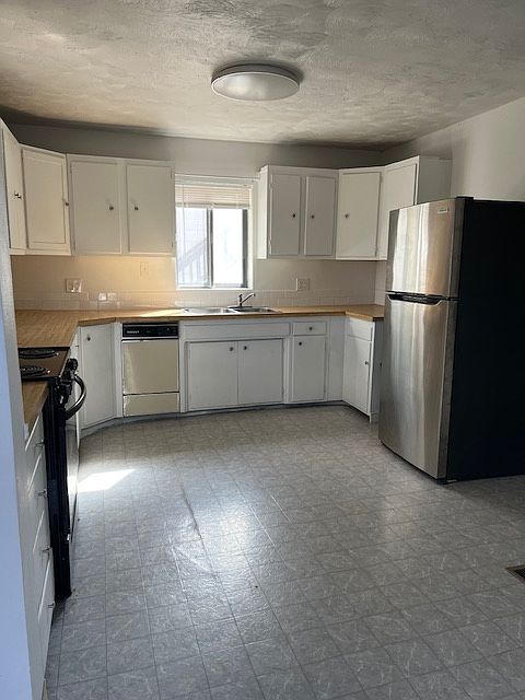 1st image of 215 W Broadway Ave #B