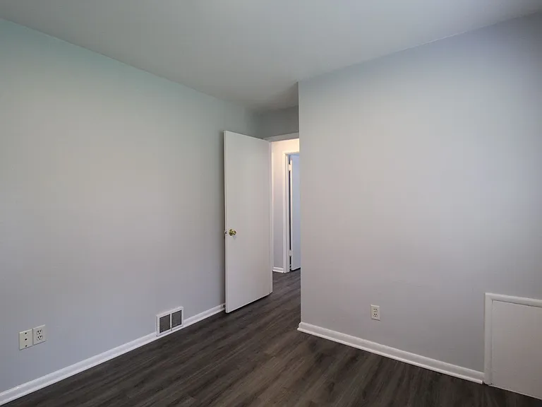 2722 W 76th St — Photo 16