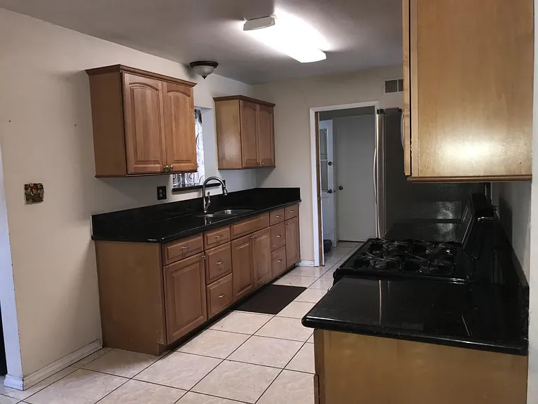 7013 La Sena Ave — Photo 6
