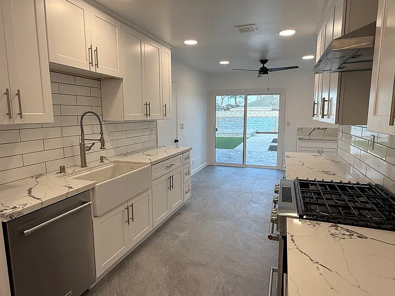 15502 Ermanita Ave — Photo 4