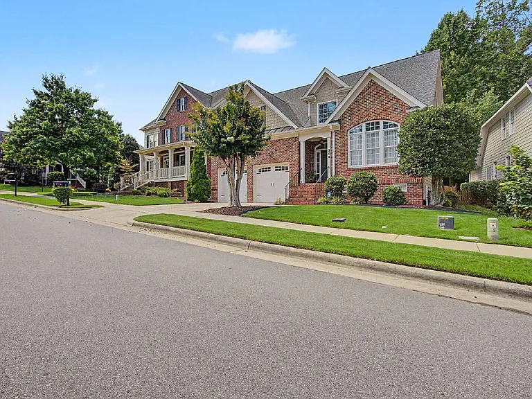 308 Millsfield Dr — Photo 3
