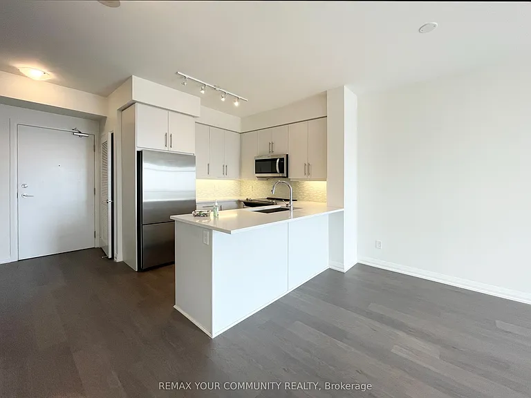 65 Oneida Cres #1206 — Photo 4