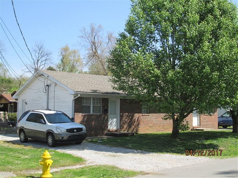 2nd image of 304 E Gray St