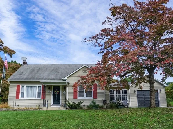 52 Lehigh Ave, Bloomsbury Boro, NJ 08804