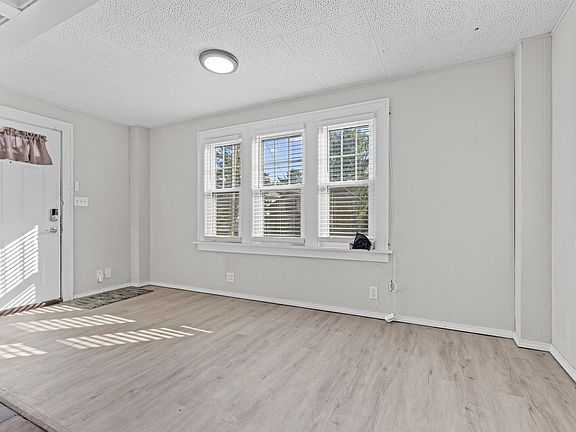 2nd image of 2236 16th Ave