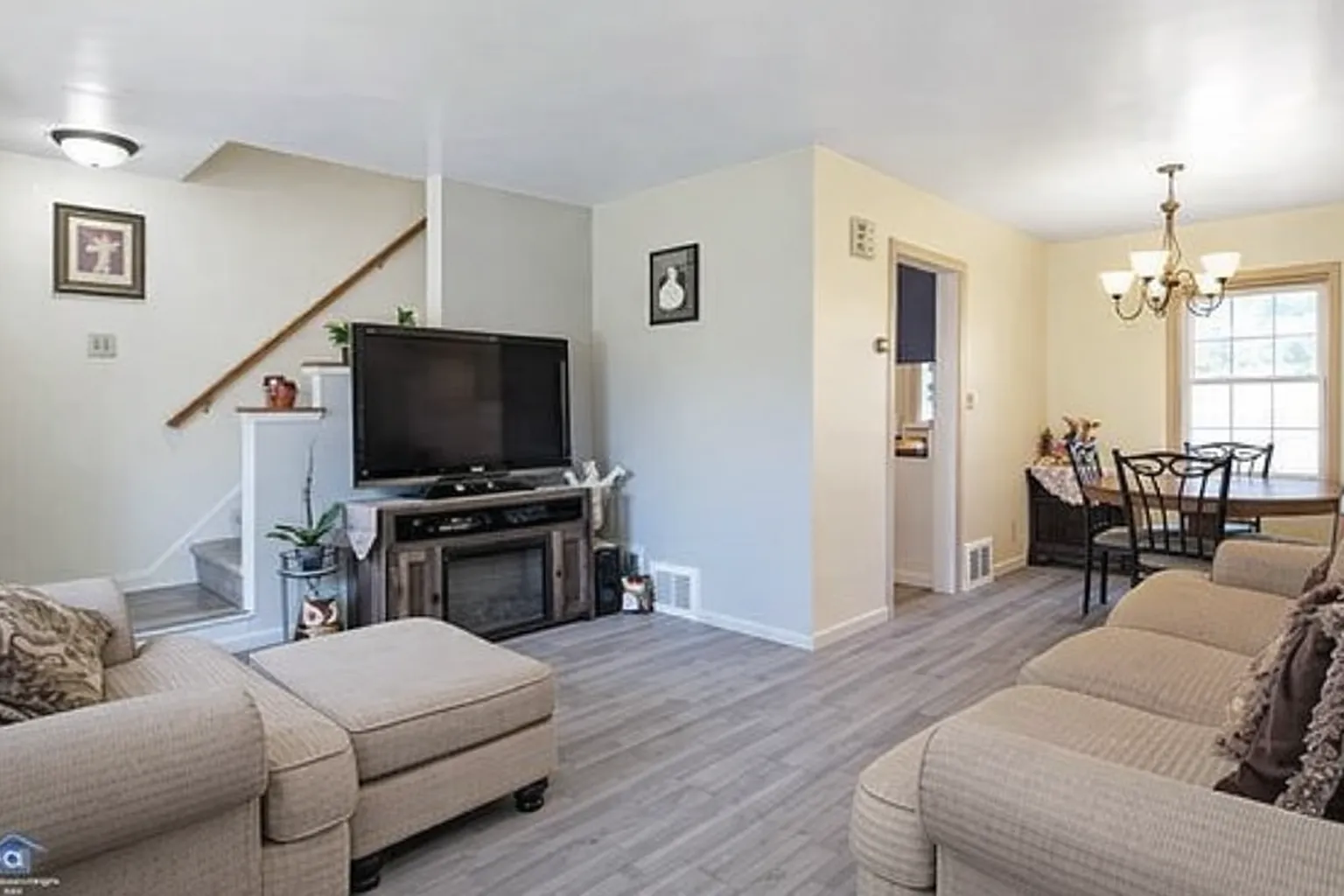 2 bed, 1200 sqft, $1,800 — Photo 4