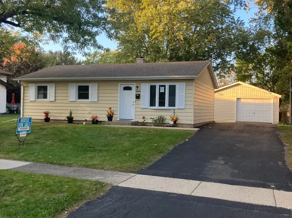 18582 W Pamela Pl, Gurnee, IL 60031