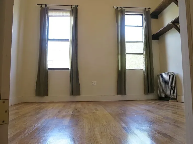 231 Boerum St #2R — Photo 2