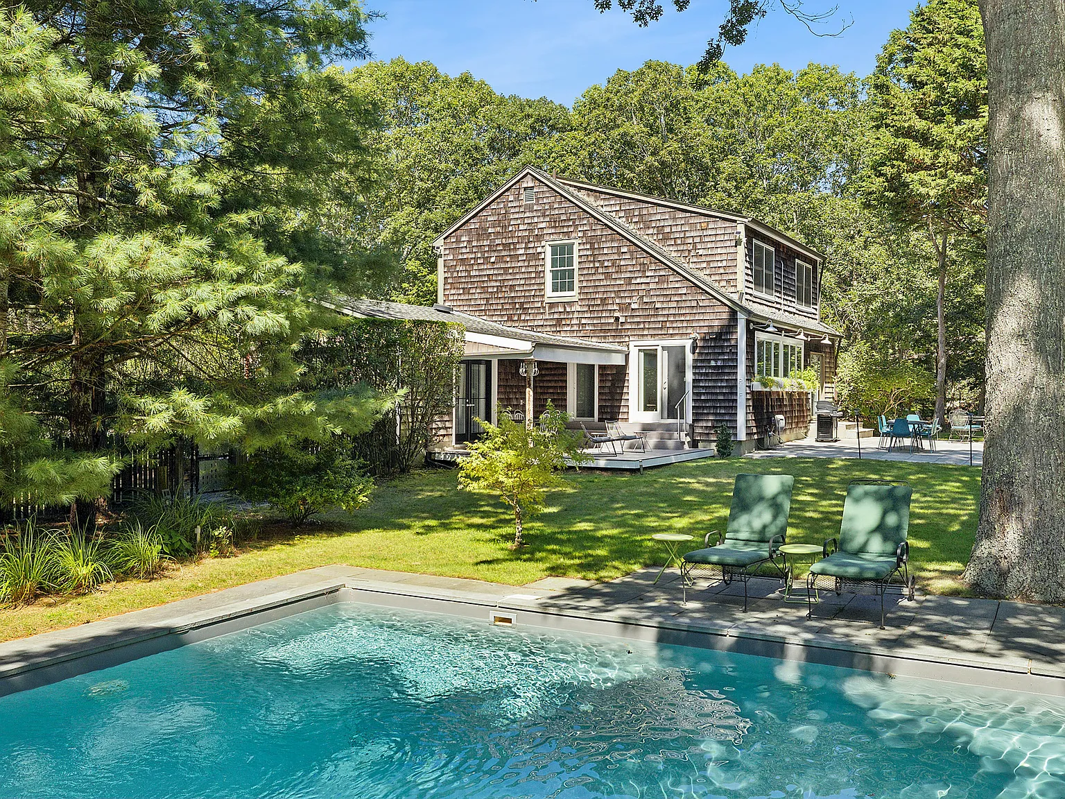 Wainscott Traditional, Pool & Privacy — Photo 3