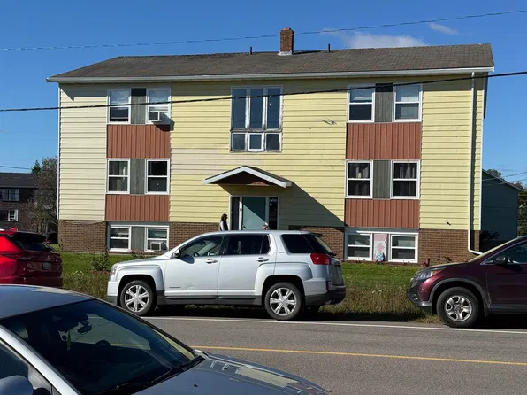 10 John St, Cornwall, PE C0A 1H3