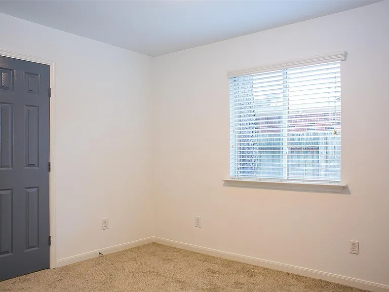 91 Genesee Ridge Dr — Photo 16
