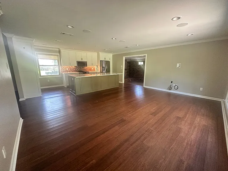 506 Shamrock Dr — Photo 2