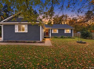 5150 Carroll Lake Rd, Commerce Township, MI 48382