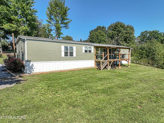 3rd image of 2932 Parkview Dr
