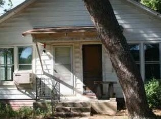 1101 W Main St, Cameron, TX 76520