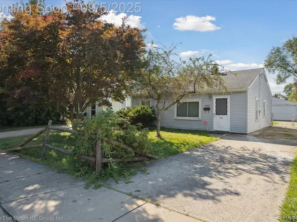 28663 Birchlawn St, Garden City, MI 48135