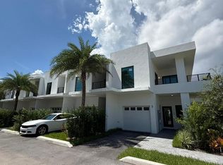 2526 Pierce St #8, Hollywood, FL 33020