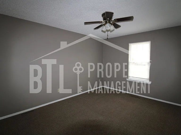 114 Rose Oneill Dr — Photo 16