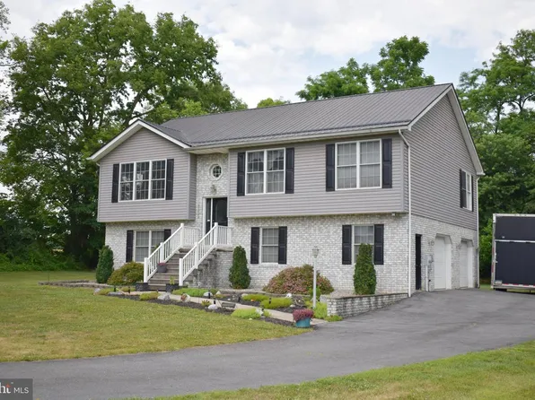 8333 Buchanan Trl W, Mercersburg, PA 17236