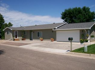 1398 Marina Bay Dr, Watertown, SD 57201