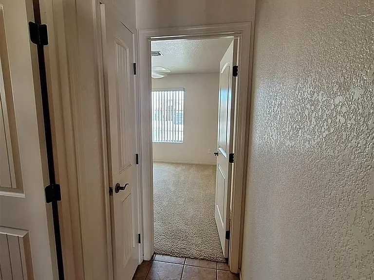 11785 E 28th Pl — Photo 7