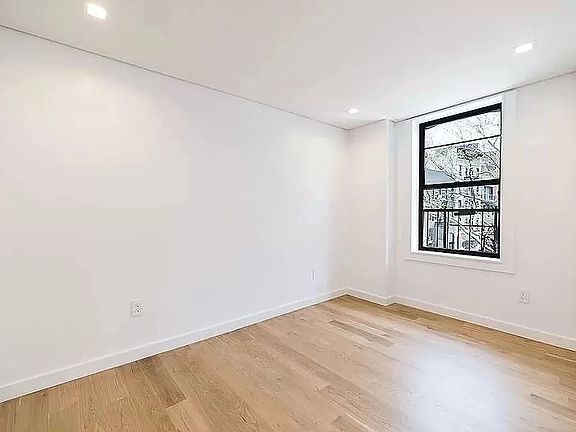 2nd image of 209 Mulberry St APT 5B