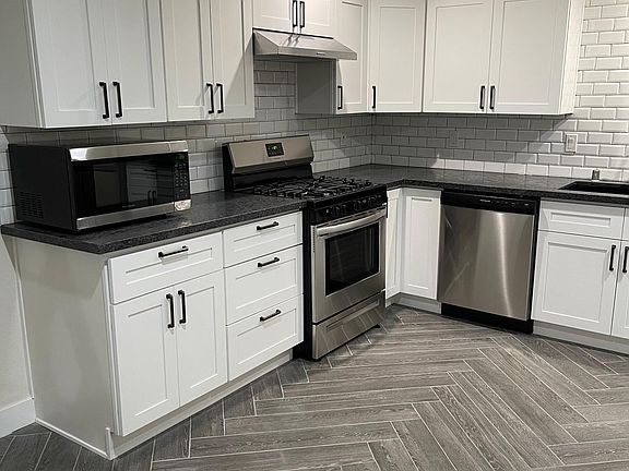 4th image of 516 13th St #518