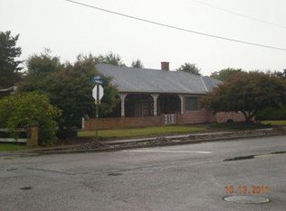 156 E Monroe St, Carlton, OR 97111