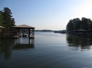 2572 Penngate Dr, Sherrills Ford, NC 28673