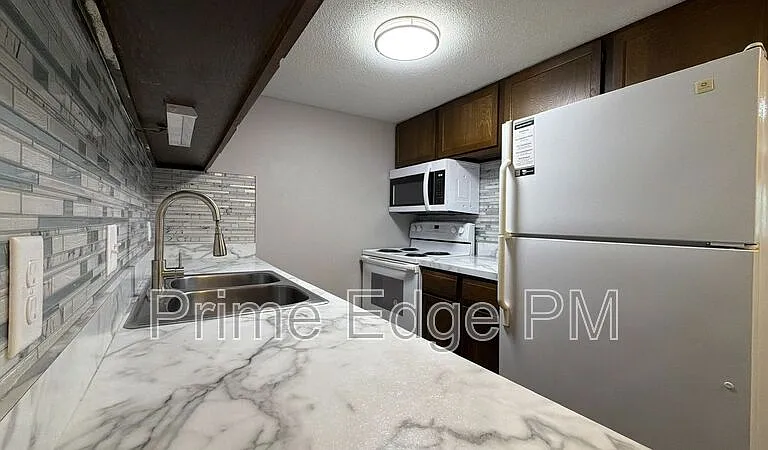 4520 Calvert St #7 — Photo 1