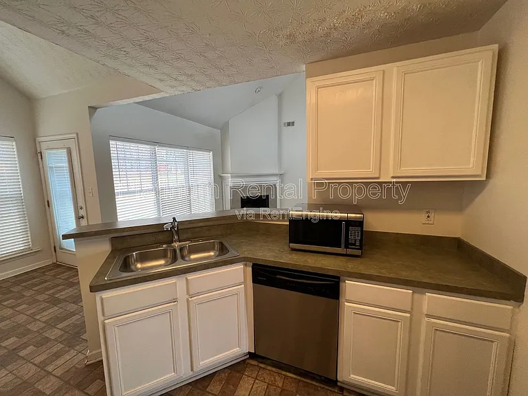4093 Laurel Bend Ct — Photo 11