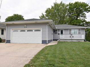 515 7th Ave NE, Independence, IA 50644