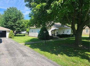 402 Oak St W, Greenwood, MO 64034