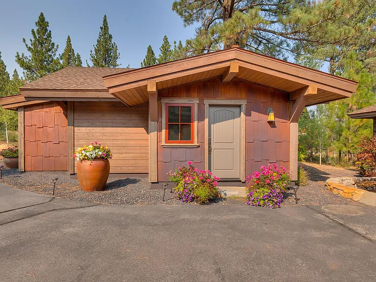 7675 Lahontan Dr — Photo 33