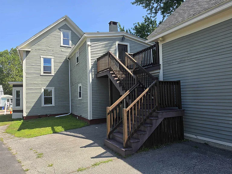 2 Lee St #A — Photo 3