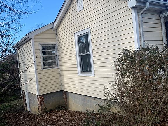 3rd image of 411 Ross St