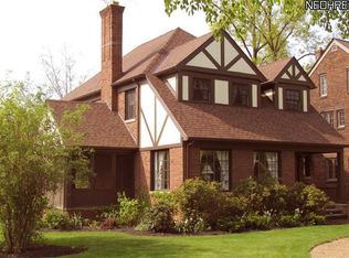 17801 Lake Rd, Lakewood, OH