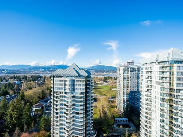 13380 108th Ave #2009, Surrey, BC V3T 0E7