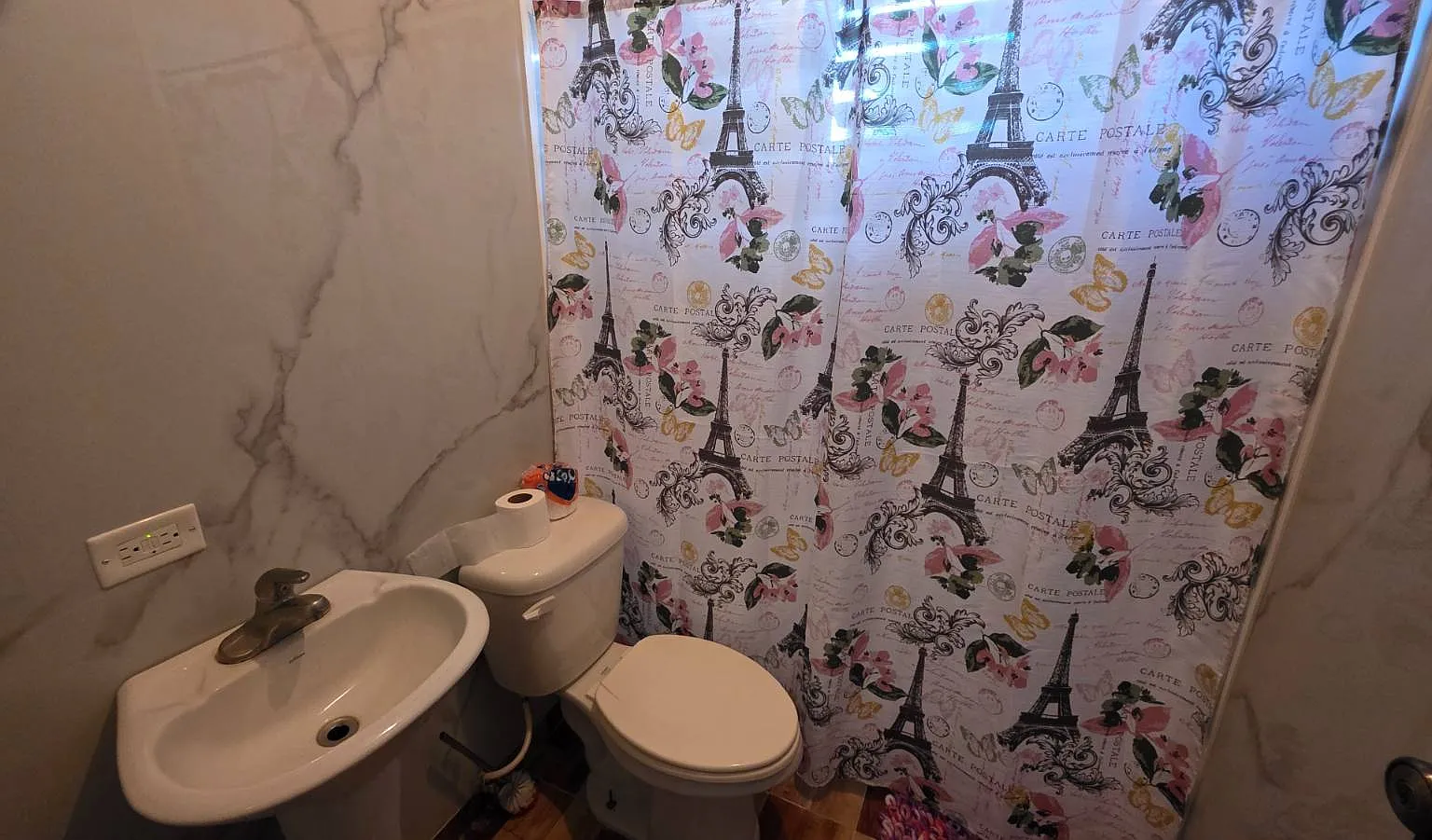 5 bed, 2.0 bath, 2000 sqft, $990 — Photo 4