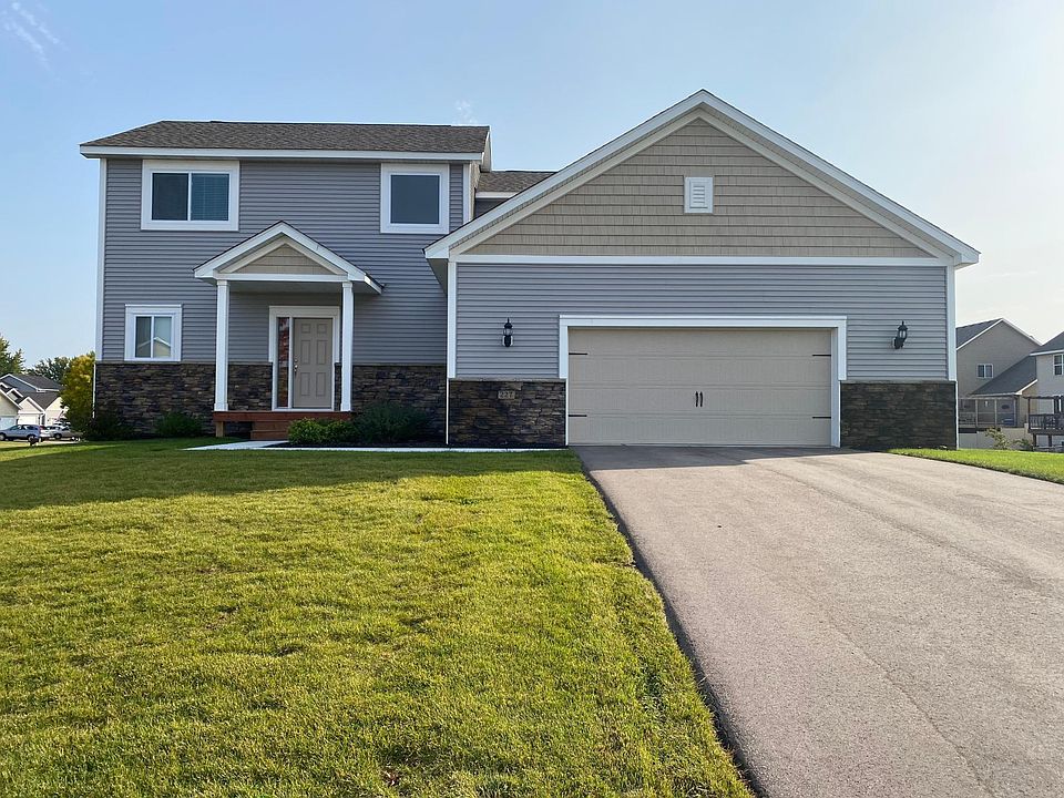1st image of 227 Cottonwood St NE