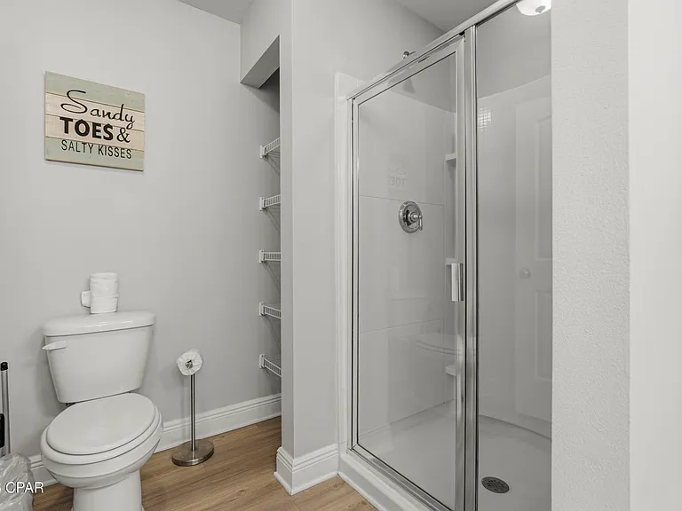 1883 Pointe Dr — Photo 31