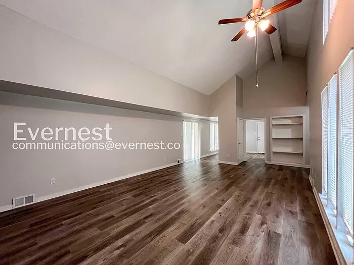 3743 Oak Lake Ln — Photo 8