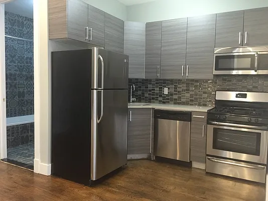 Rented by P Management | media 6