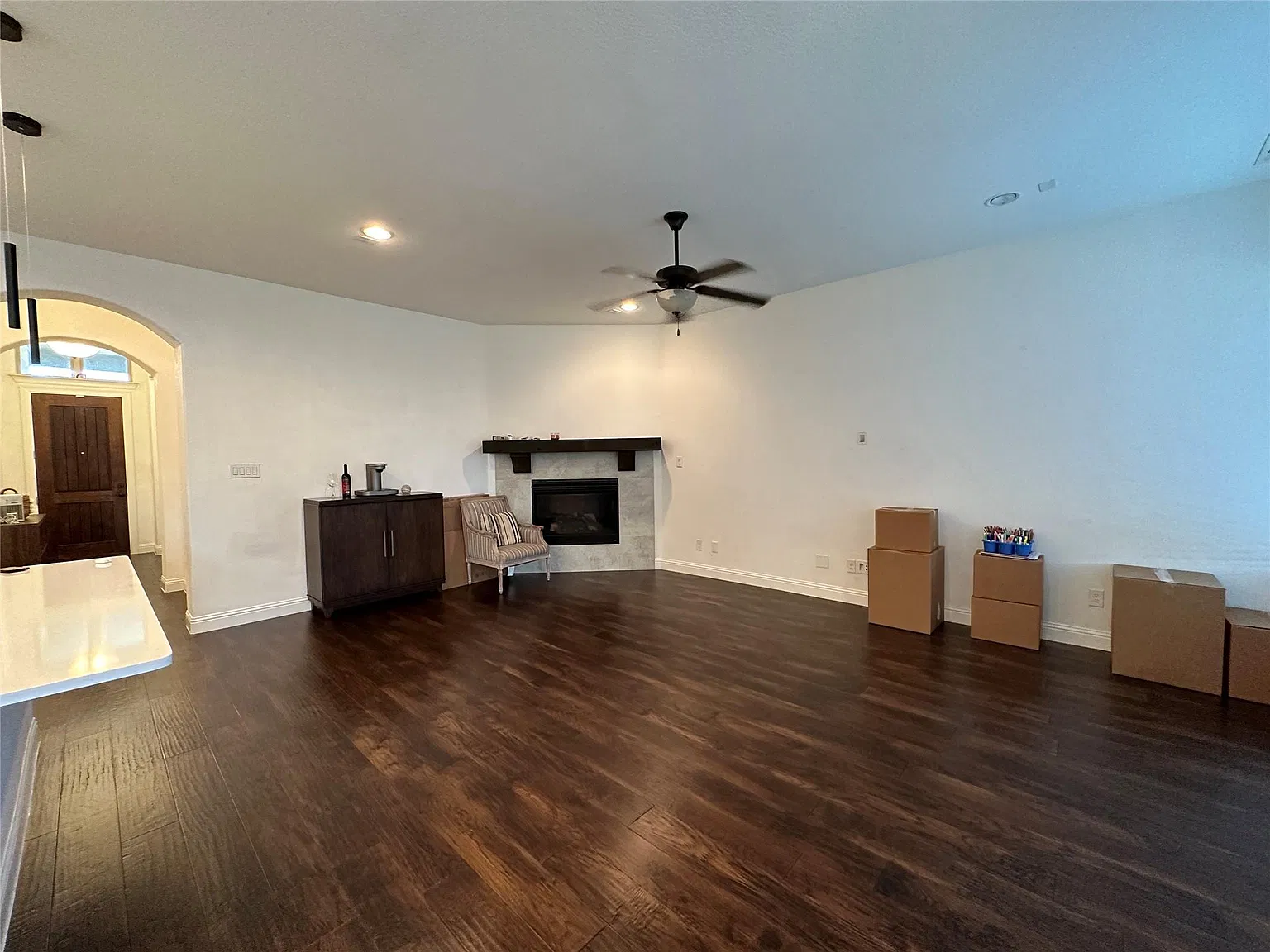 3 bed, 2042 sqft, $2,850 — Photo 3