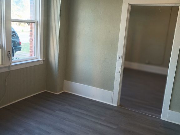 2nd image of 618 Sycamore St APT 2A