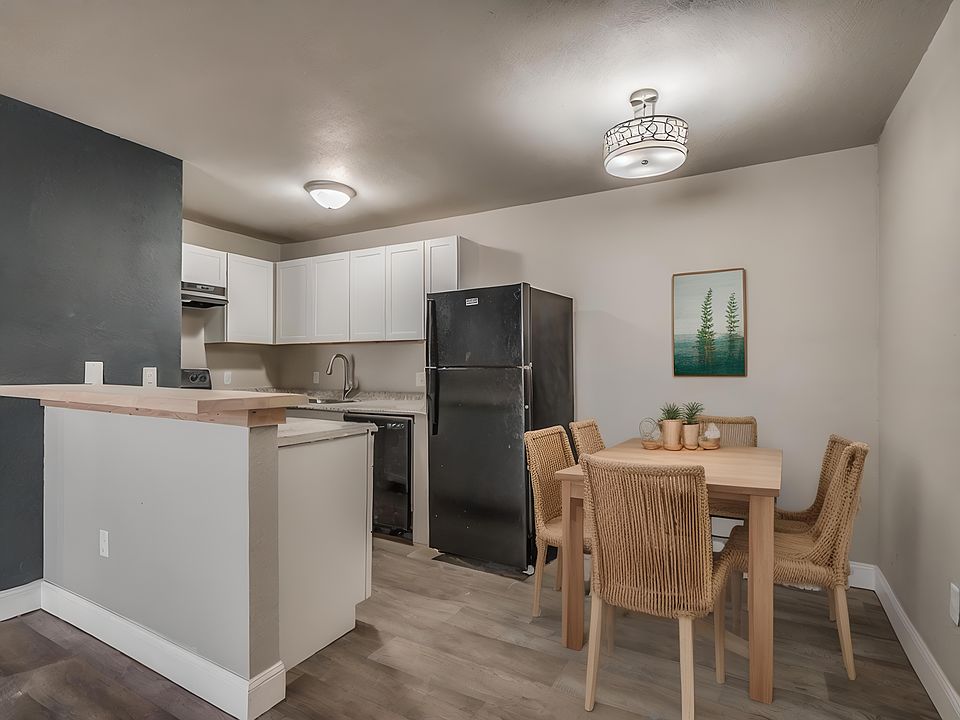 Virtually Styled Dining Area