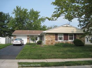 93 Avondale Ln, Aberdeen, NJ 07747